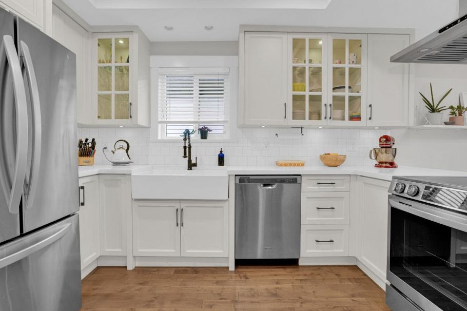 614 E 14th Avenue Vancouver, BC - 9