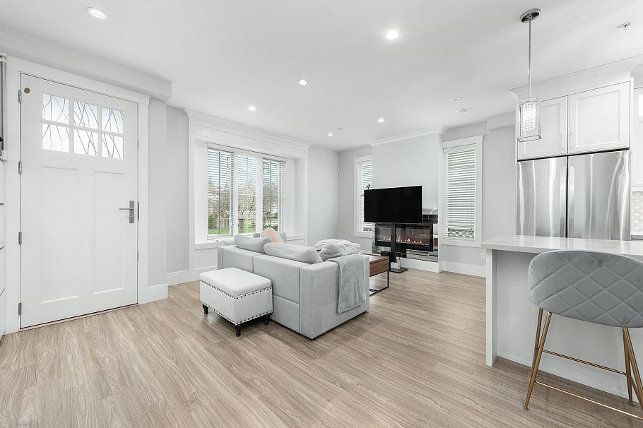 2496 Brock Street Vancouver, BC - 4