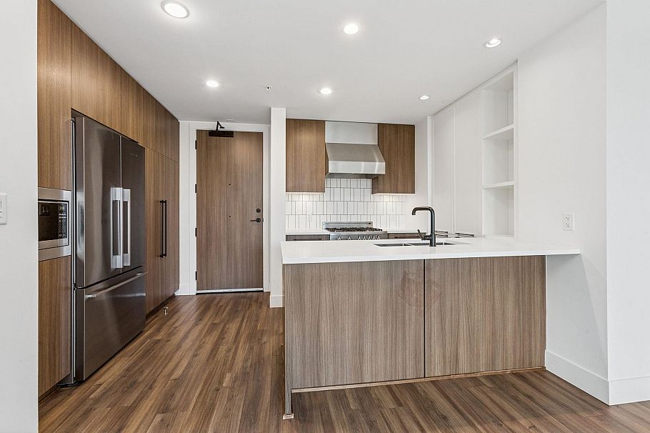 405 6933 Cambie Street Vancouver, BC - 13