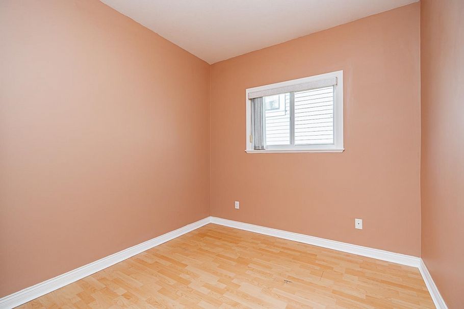 2887 E Georgia Street Vancouver, BC - 17