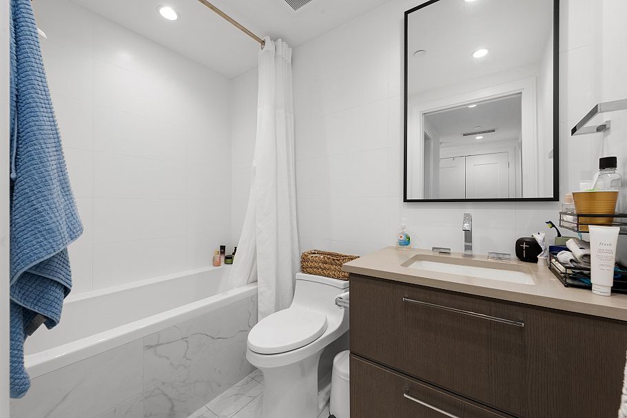 528 W 30th Avenue Vancouver, BC - 12