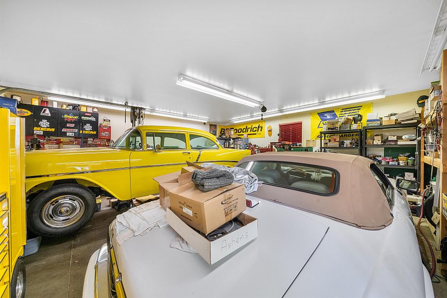 2285 Viewlynn Drive North Vancouver, BC - 17