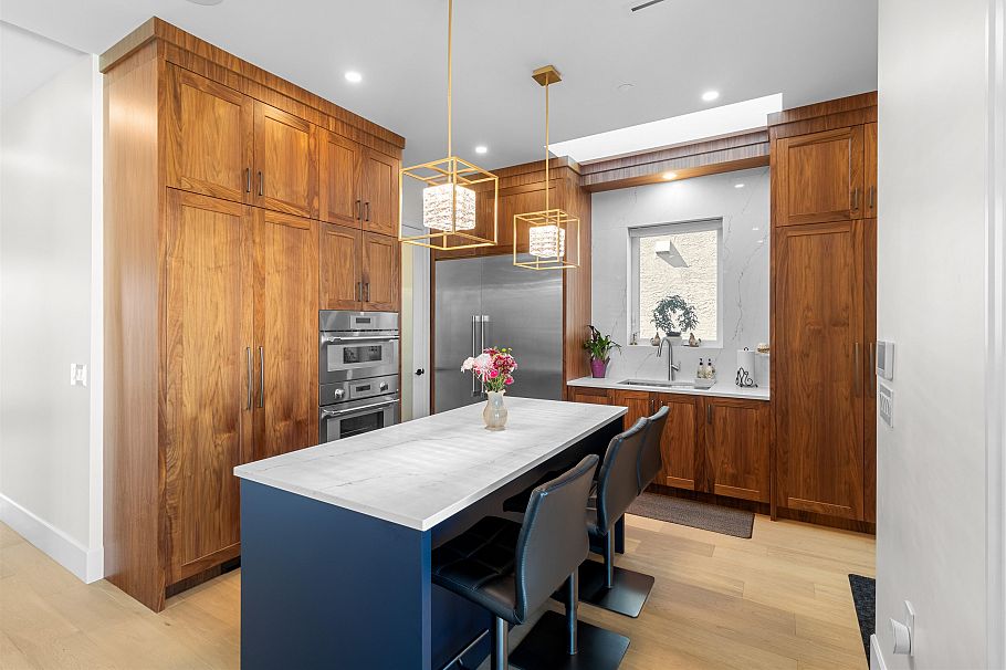 7662 French Street Vancouver, BC - 9