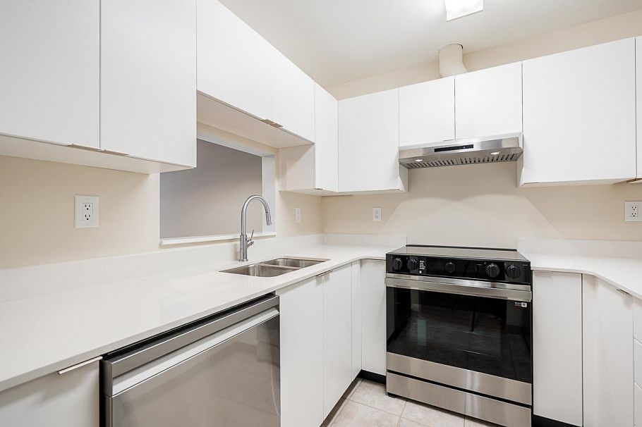 702 1010 Howe Street Vancouver, BC - 9