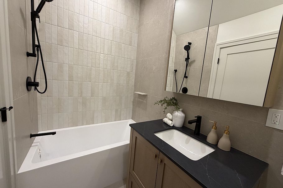 2544 Grant Street Vancouver, BC - 7