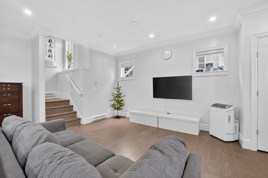 5685 Killarney Street Vancouver, BC - 5