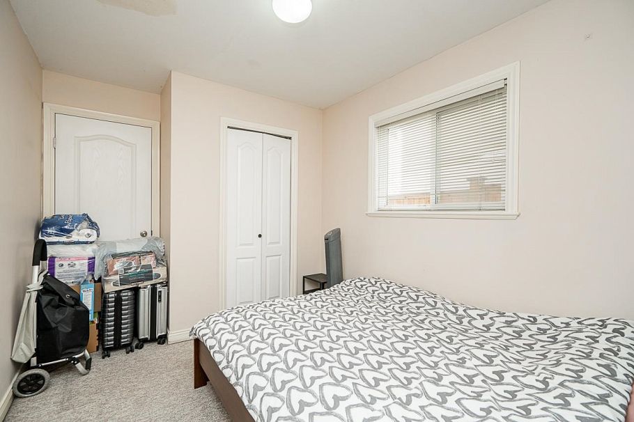 2887 E Georgia Street Vancouver, BC - 25