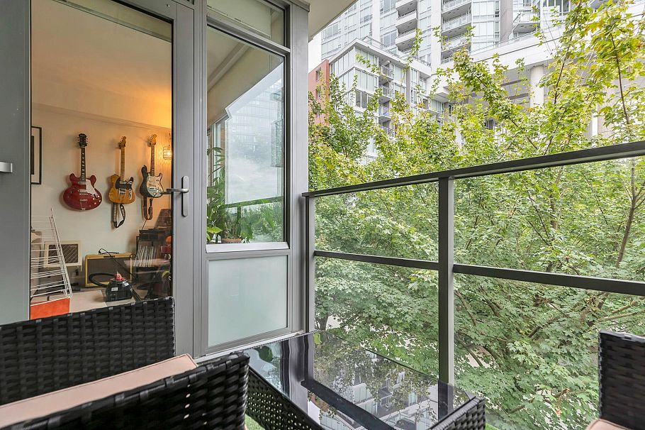 312 110 Switchmen Street Vancouver, BC - 5