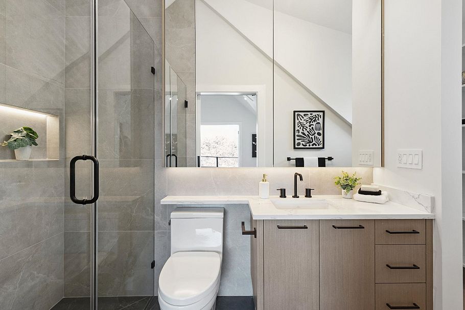 #1 2244 E 11th Avenue Vancouver, BC - 27