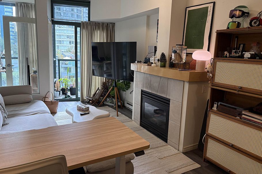 603 1239 W Georgia Street Vancouver, BC - 4