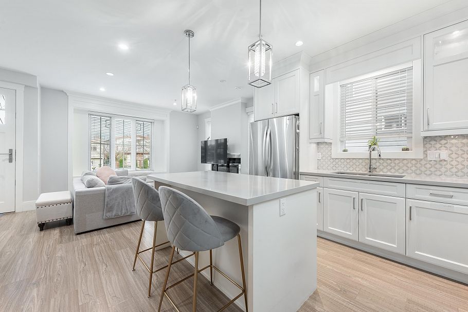 2496 Brock Street Vancouver, BC - 5