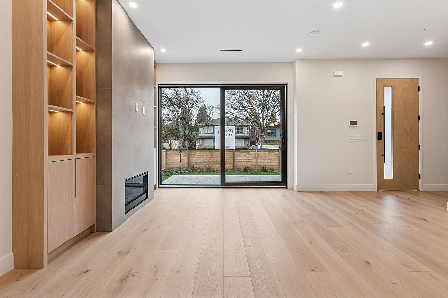 1 448 W 20th Avenue Vancouver, BC - 5