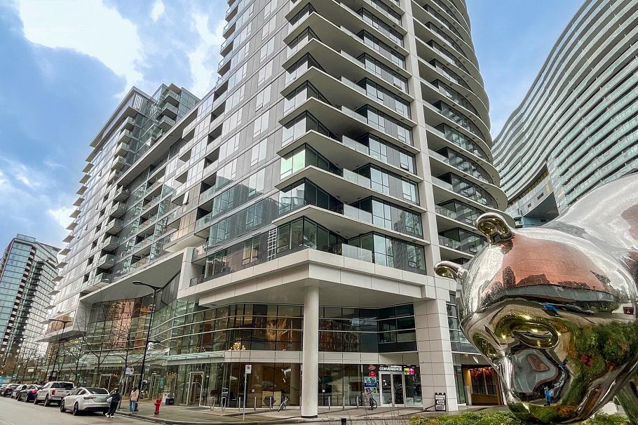 805 68 Smithe Street Vancouver, BC - 2