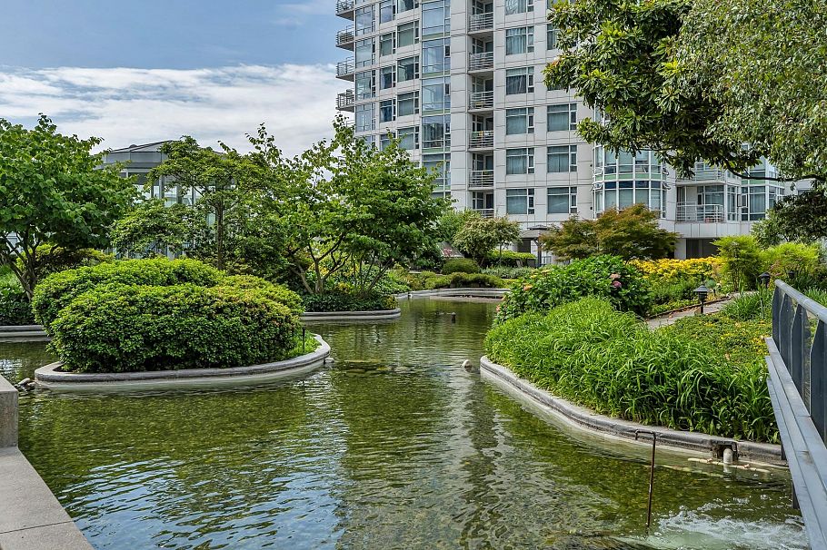 1608 198 Aquarius Mews Vancouver, BC - 33