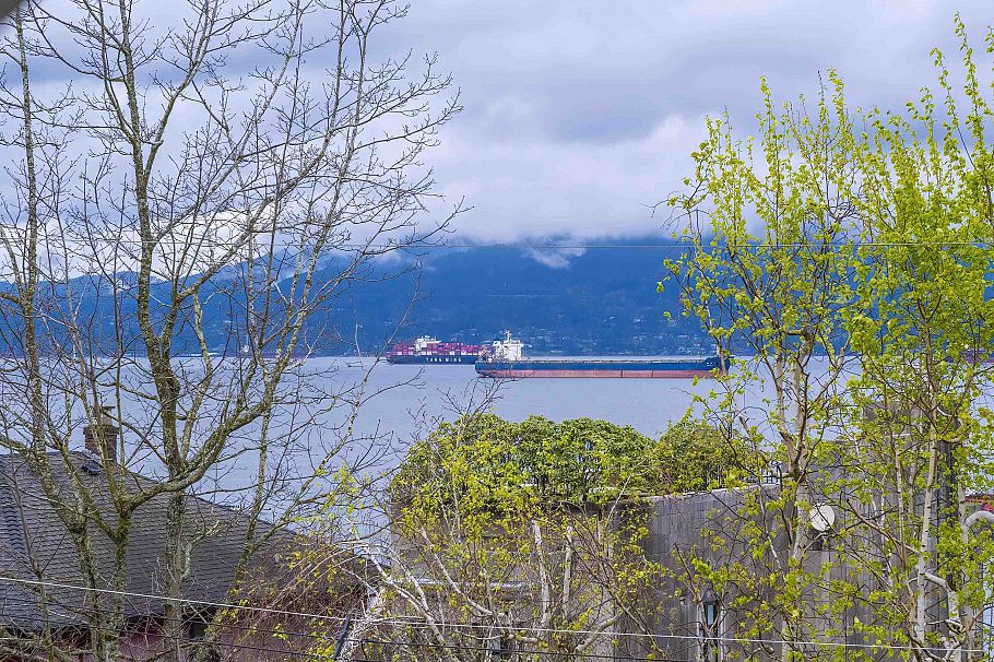 3458 Point Grey Road Vancouver, BC - 32