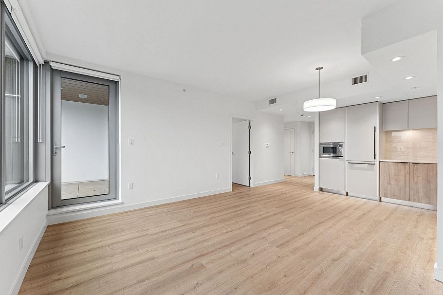 317 755 Harbourside Drive North Vancouver, BC - 7