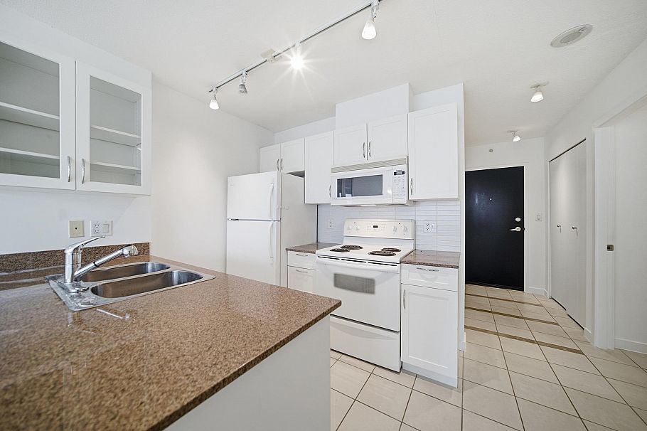 1908 938 Smithe Street Vancouver, BC - 11