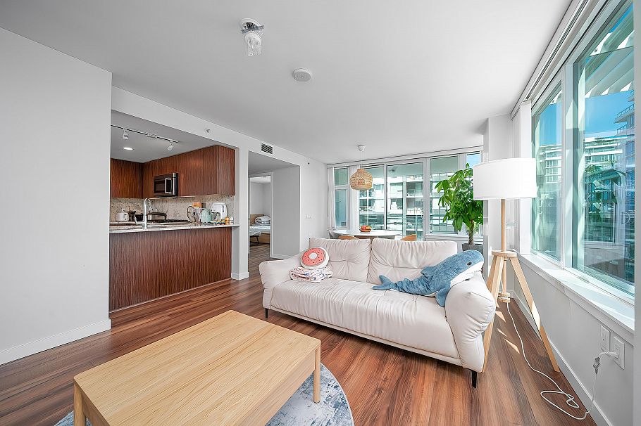 809 8699 Hazelbridge Way Richmond, BC - 8