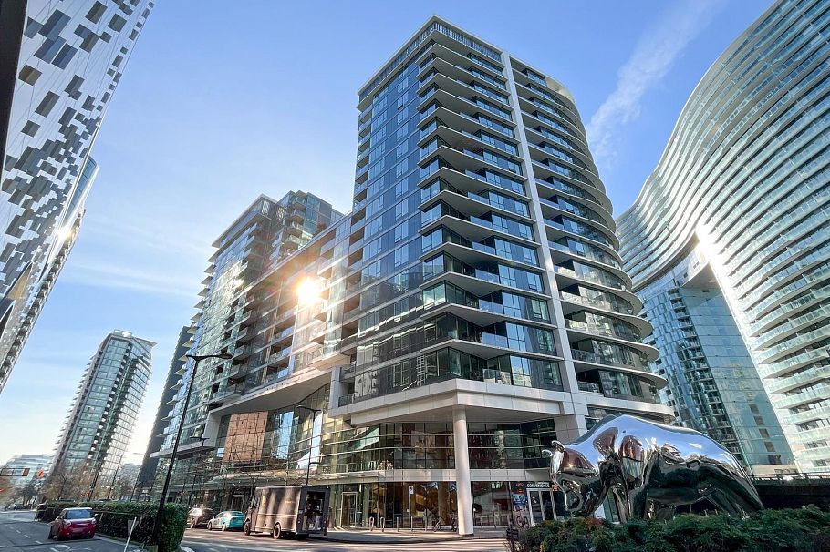 805 68 Smithe Street Vancouver, BC - 1
