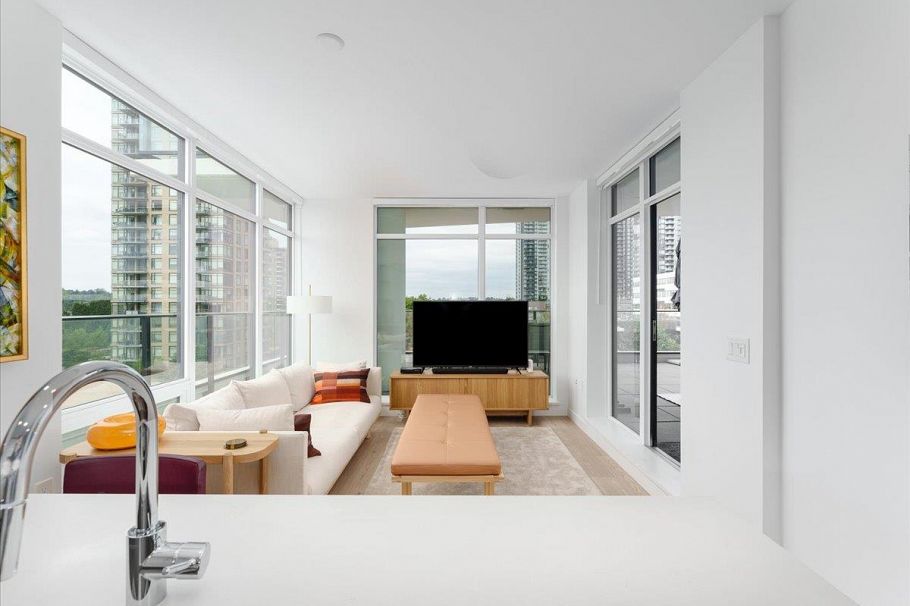 502 2181 Madison Avenue Burnaby, BC - 3