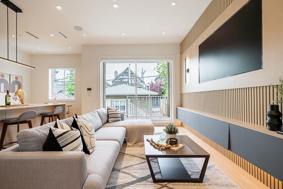 2561 W 2nd Avenue Vancouver, BC - 13