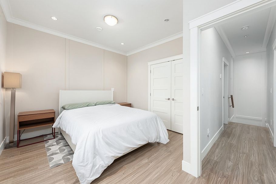 2496 Brock Street Vancouver, BC - 12