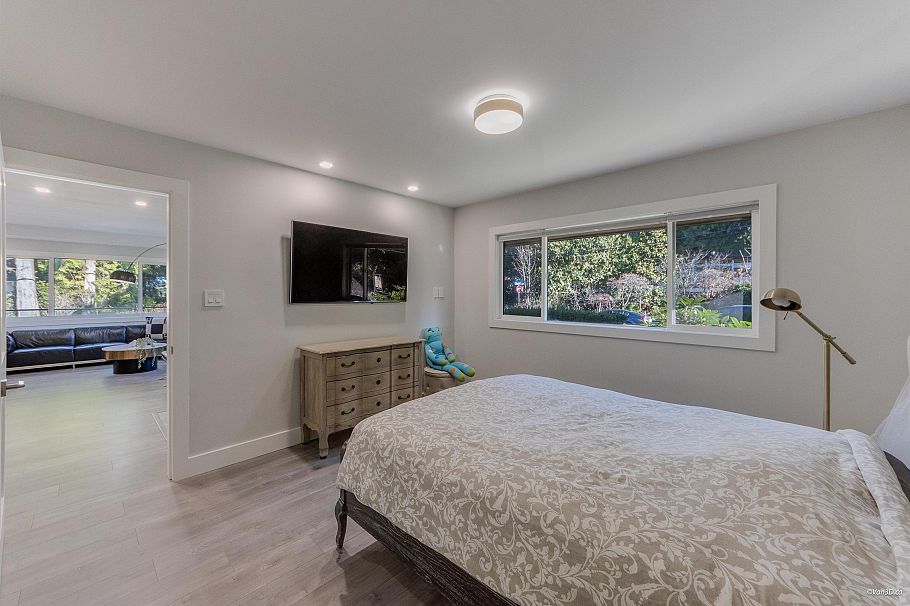 4491 Primrose Lane North Vancouver, BC - 30