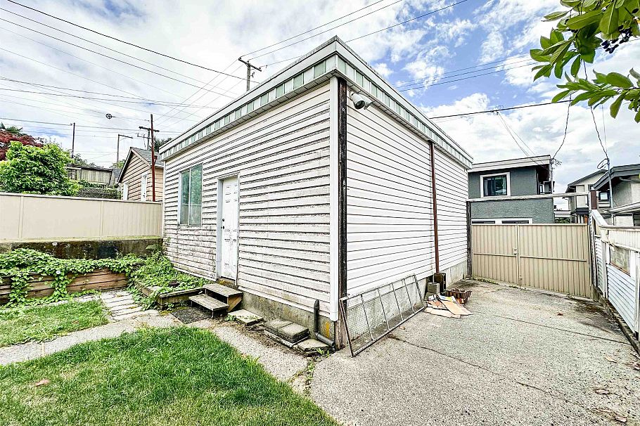 3630 Cambridge Street Vancouver, BC - 34