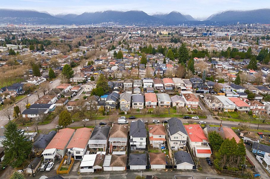 2496 Brock Street Vancouver, BC - 25