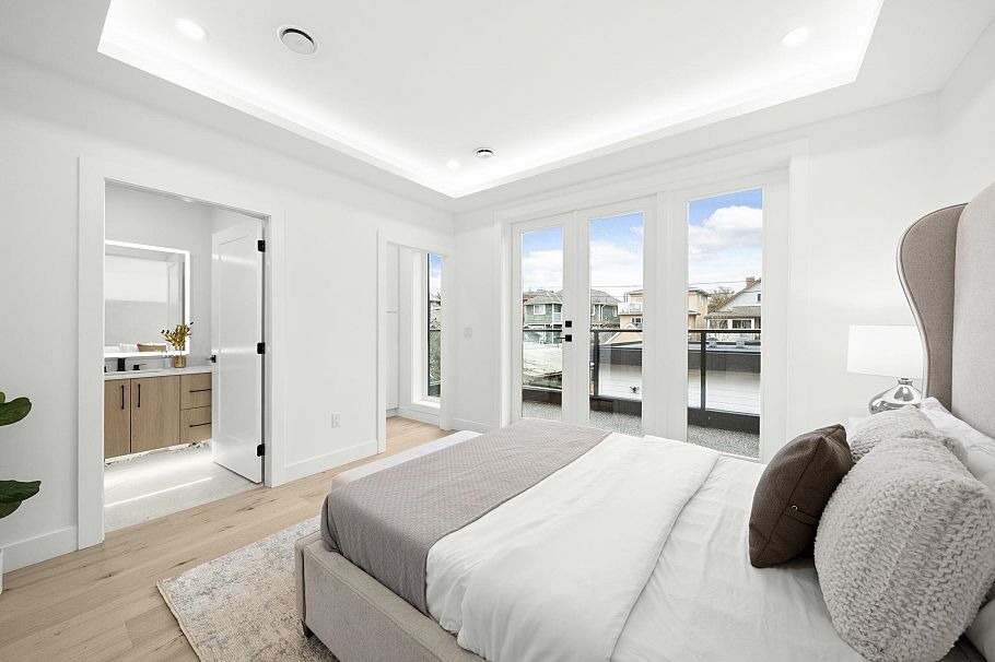 2 1967 E 13th Avenue Vancouver, BC - 14