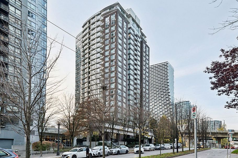 1705 550 Pacific Street Vancouver, BC - 2