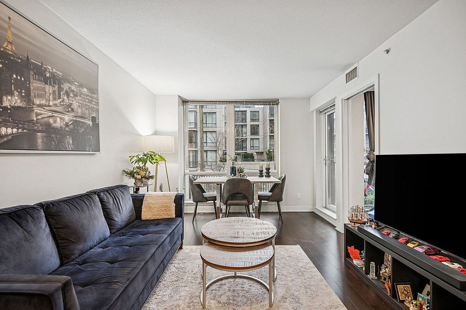 301 1055 Richards Street Vancouver, BC - 6