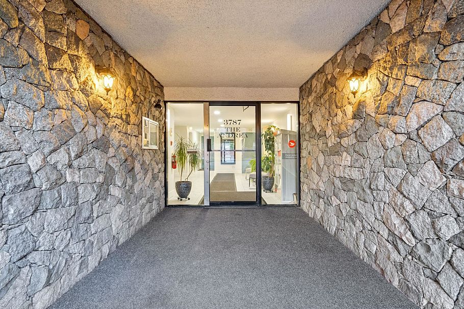 111 3787 W 4th Avenue Vancouver, BC - 25