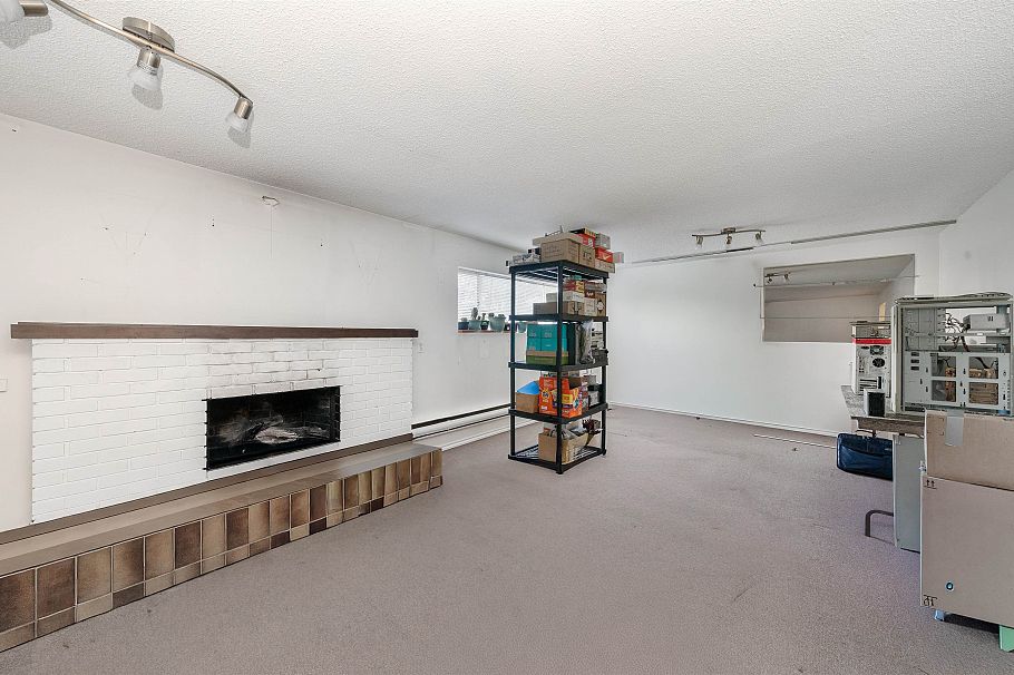 2285 Viewlynn Drive North Vancouver, BC - 12