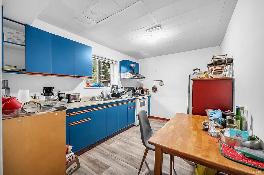 744 E 19th Avenue Vancouver, BC - 15