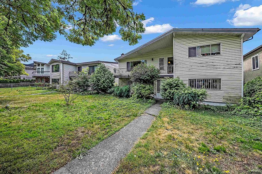 744 E 19th Avenue Vancouver, BC - 2