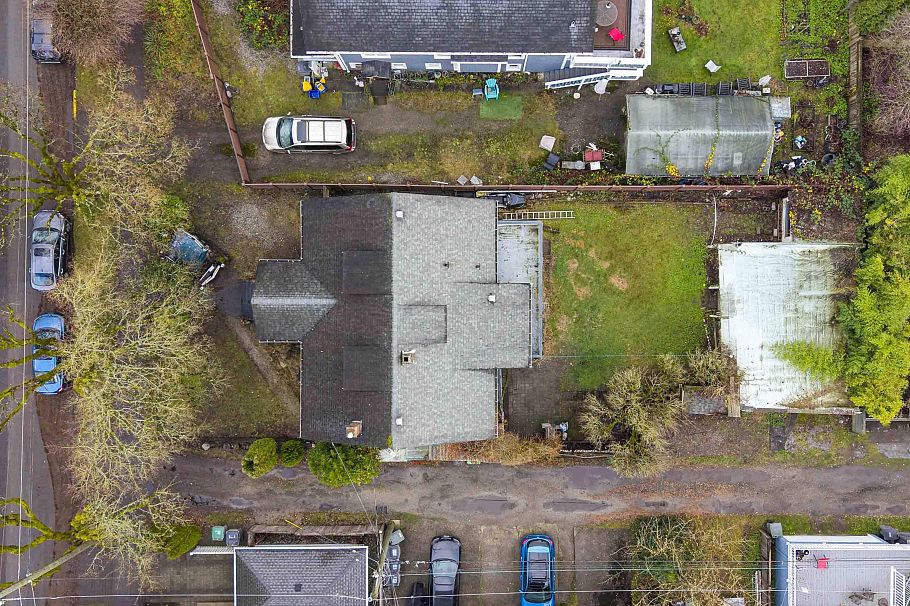 3056 W 6th Avenue Vancouver, BC - 33