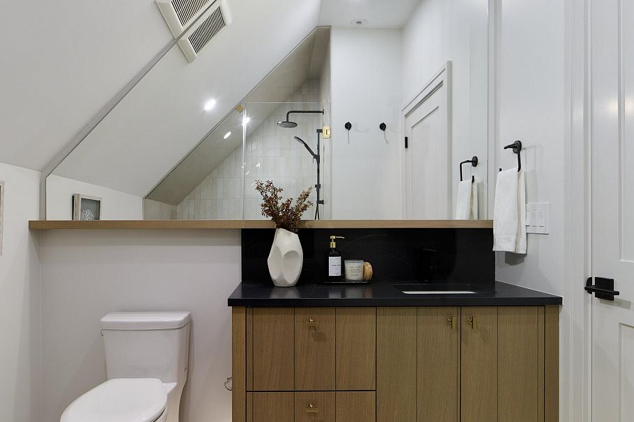 2542 Grant Street Vancouver, BC - 10