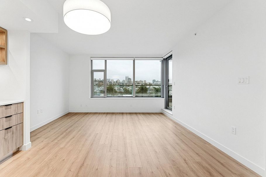 317 755 Harbourside Drive North Vancouver, BC - 5