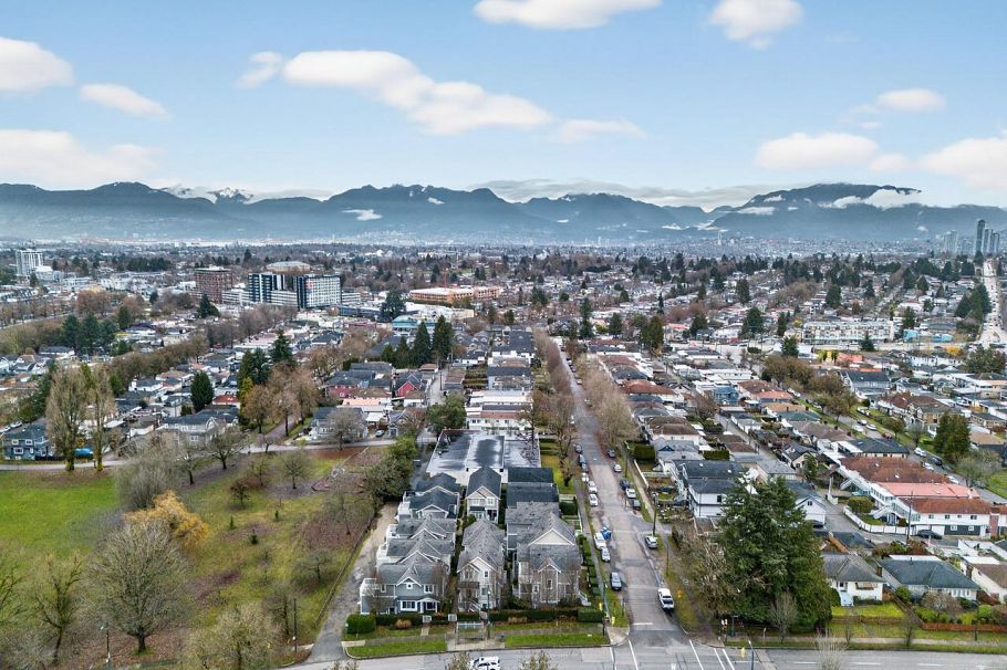 5685 Killarney Street Vancouver, BC - 31