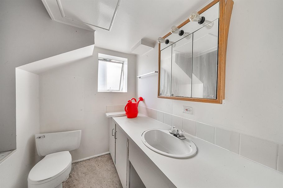 2285 Viewlynn Drive North Vancouver, BC - 16