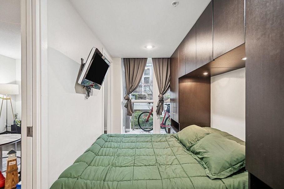 301 1055 Richards Street Vancouver, BC - 12