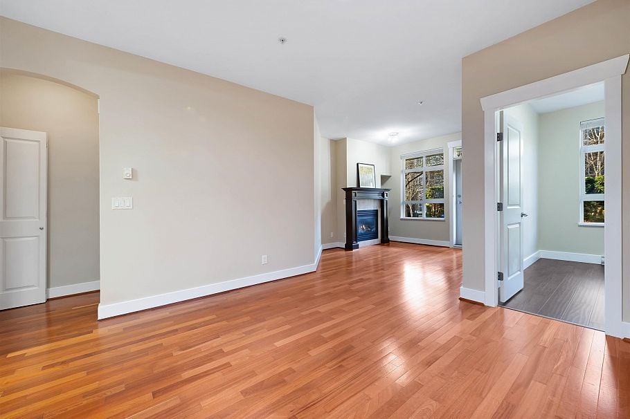 114 6279 Eagles Drive Vancouver, BC - 7