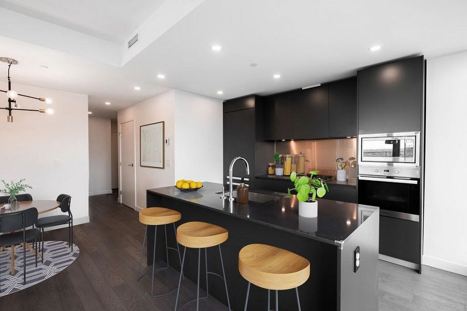 4208 1480 Howe Street Vancouver, BC - 3