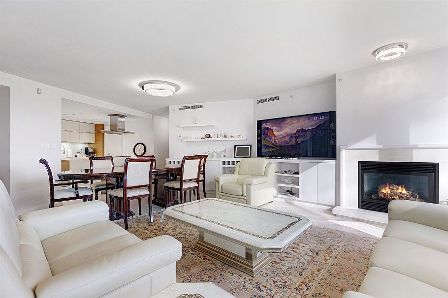 305 8 Smithe Mews Vancouver, BC - 12