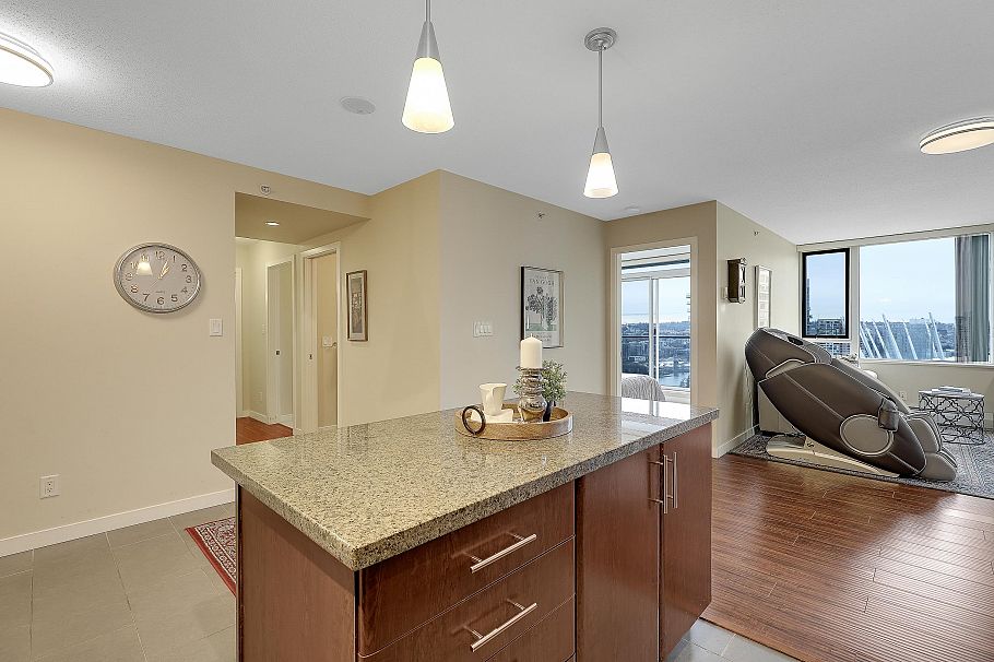 3302 688 Abbott Street Vancouver, BC - 17