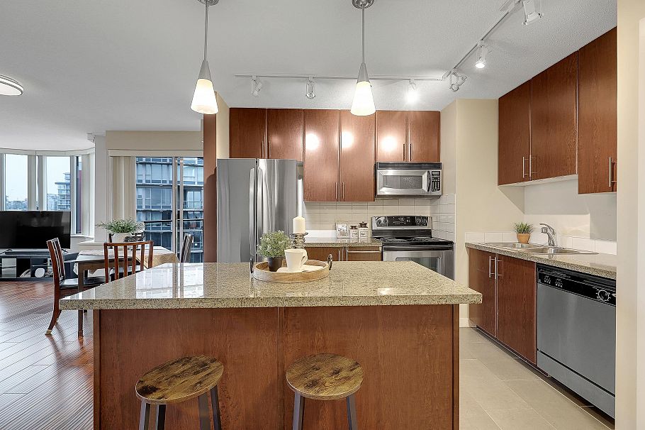 3302 688 Abbott Street Vancouver, BC - 3