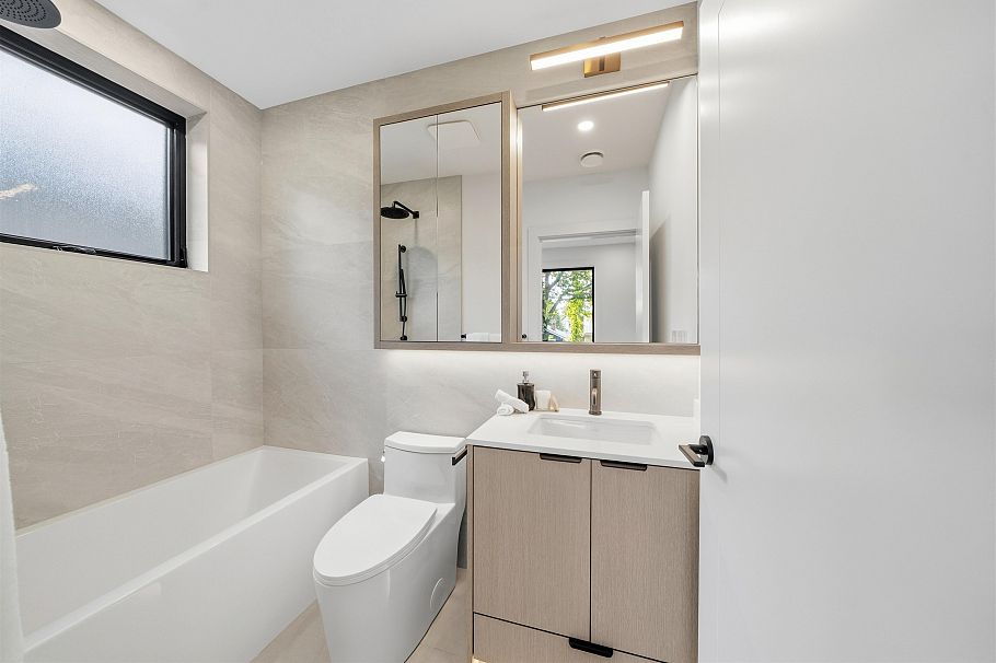 2493 Eton Street Vancouver, BC - 16