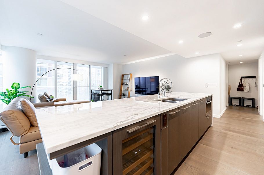 1502 1335 Howe Street Vancouver, BC - 3