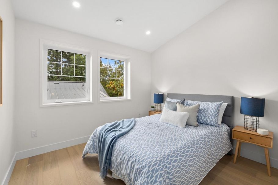 2436 W 49th Avenue Vancouver, BC - 25